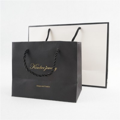 Guangzhou High Quality Custom Print Matt Black Color Paper Gift Bag with Rope Handle